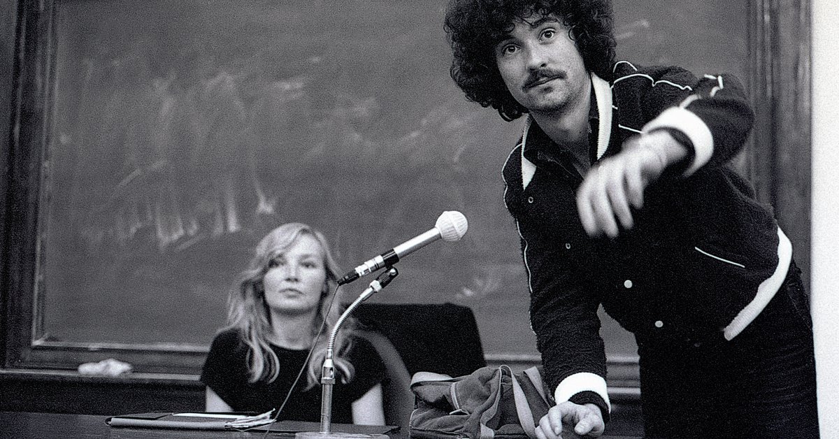 Młody Czarzasty i Jadwiga Staniszkis podczas stanu wojennego. Historia pewnego zdjęcia