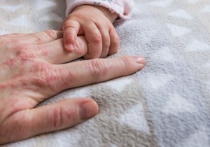 Ekcem izaziva simptome poput suvoće, svraba i upale kože