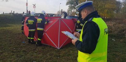 Szynobus staranował samochód z rodziną. 1 osoba nie żyje, wśród rannych 11-latka