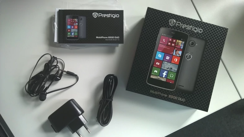 Prestigio MultiPhone 8500 DUO - pudełko