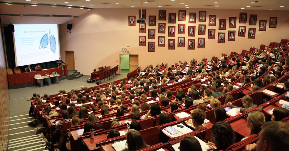 Cyfrowa transformacja uczelni i wsparcie dla studentów - MNiSW podsumowuje swoją działalność