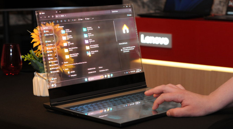 A Lenovo úgy gondolja, hogy az átlátszó képernyőjű laptop és a generatív mesterséges intelligencia együttéléséből egészen újfajta tartalmak születhetnek, sőt javulhat a munka hatékonysága is. Hogy ez a koncepció valóra válik-e, az tényleg a jövő zenéje, amelybe azonban most belehallgathatunk, vagy inkább keresztül nézhetünk rajta. / Fotó: Getty Imeges