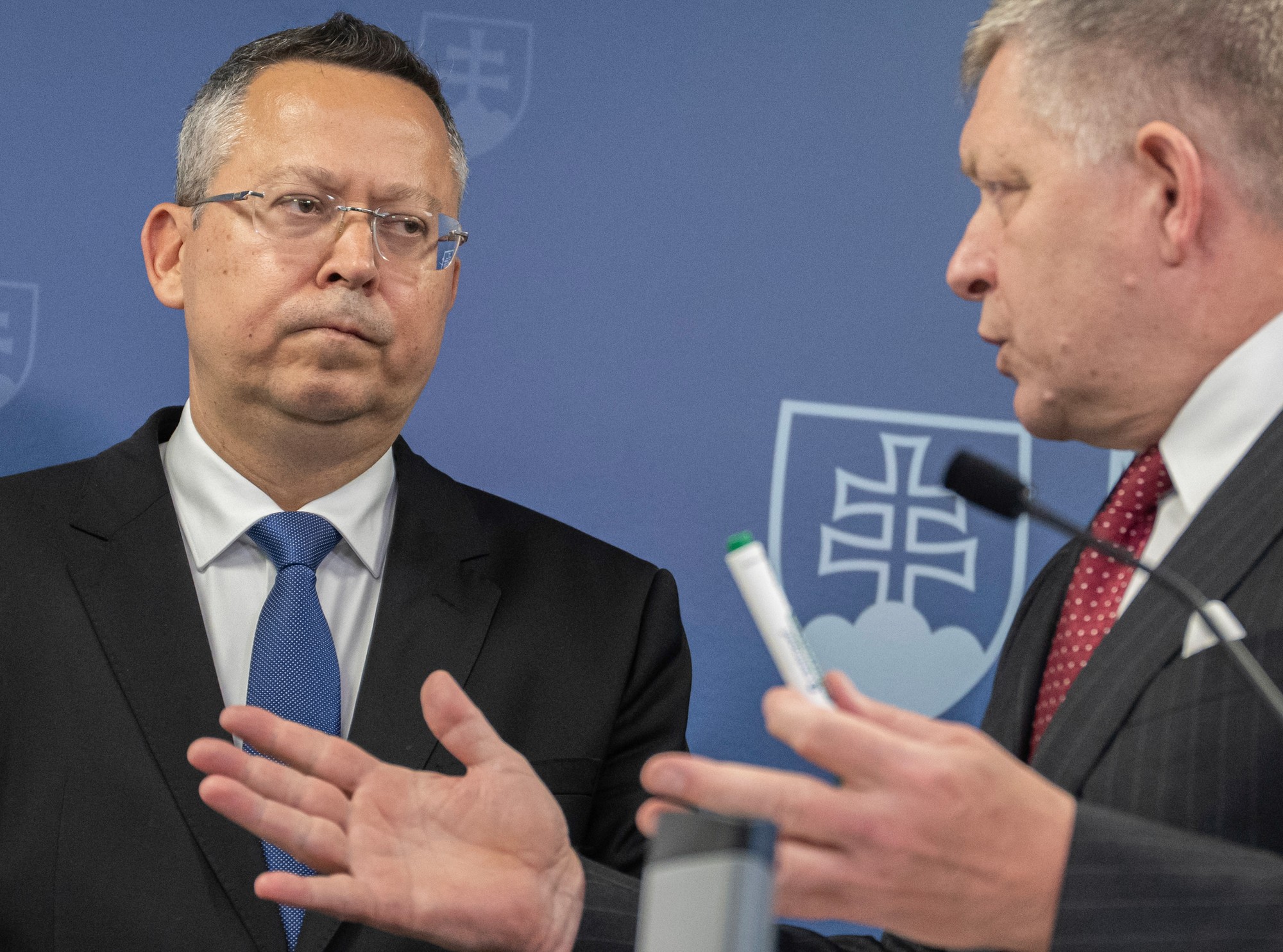 Minister financií SR Ladislav Kamenický a premiér Robert Fico.