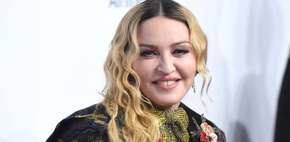 Madonna w bieliźnie. Pokazała bliznę po operacji biodra i ślady po "bańkach"