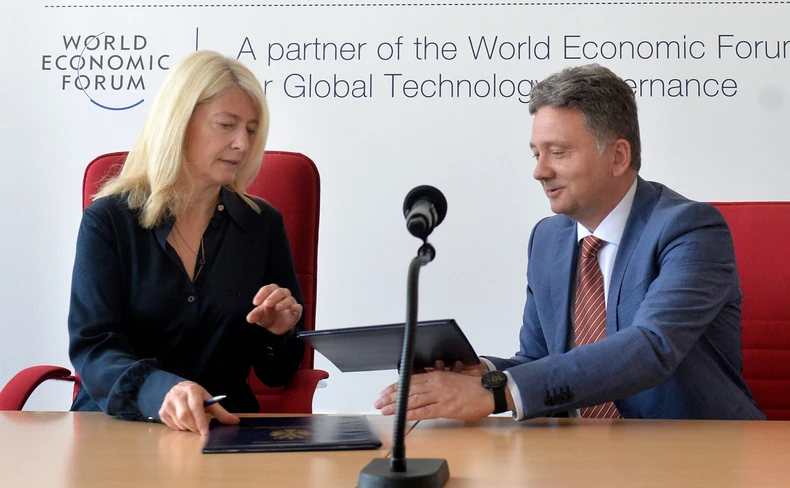 Direktor Kancelarije za IT i elektronsku upravu Mihailo Jovanović i direktorka Instituta za molekularnu genetiku i genetičko inženjerstvo dr Jelena Begović potpisali su sporazum 