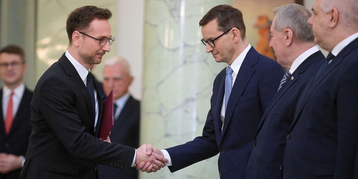 Waldemar Buda i Mateusz Morawiecki po zaprzysiężeniu nowego ministra rozwoju.