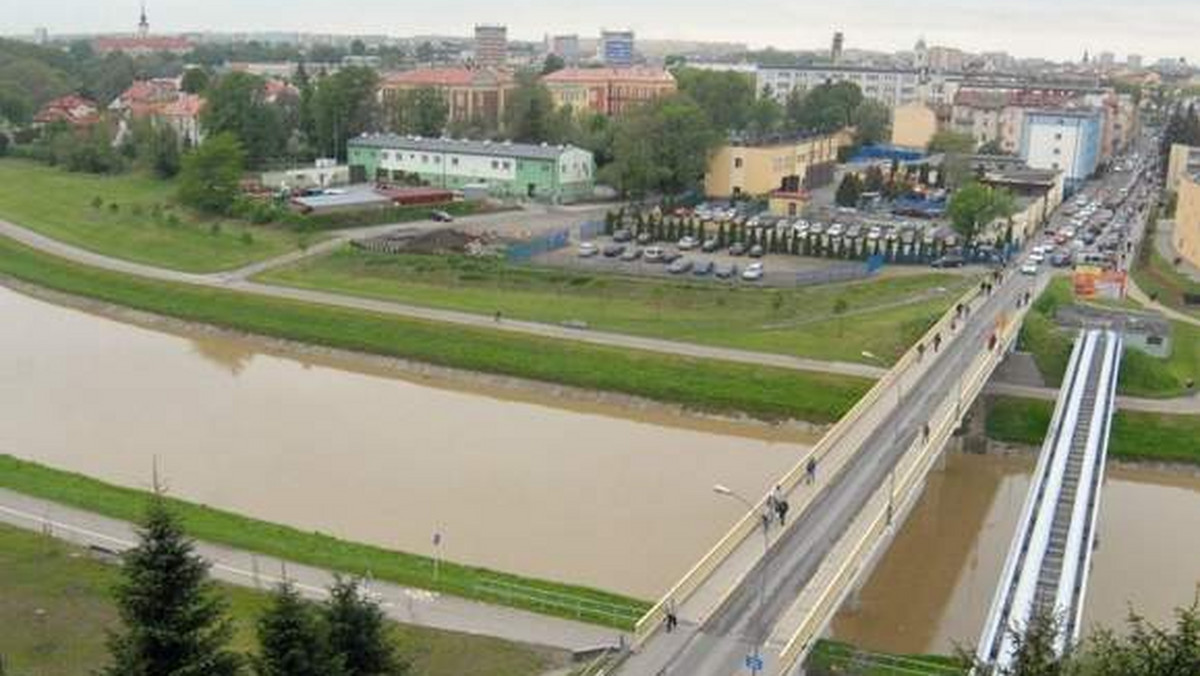 Prawie 3 mln zł dotacji dostanie miasto na budowę nowego mostu w Rzeszowie - podaje portal nowiny24.