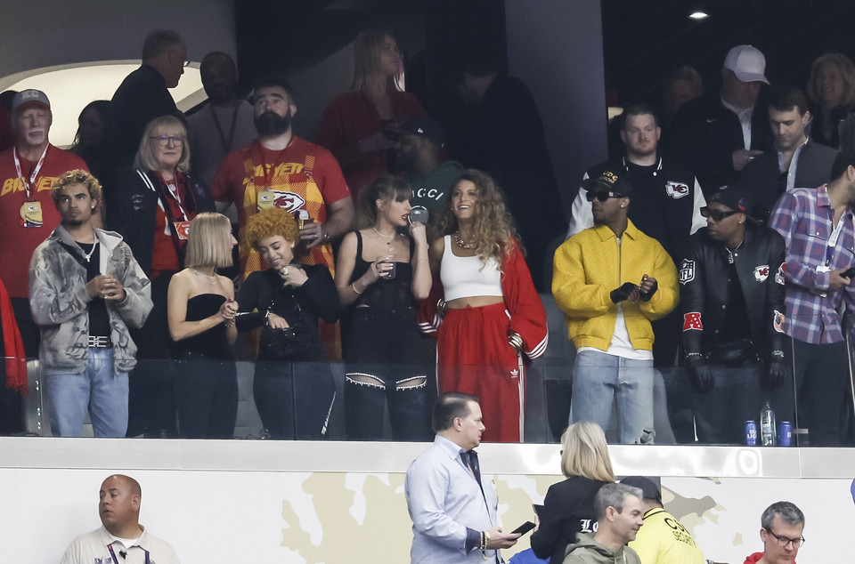 Blake Lively, Taylor Swift i Ice Spicy na Super Bowl 2024