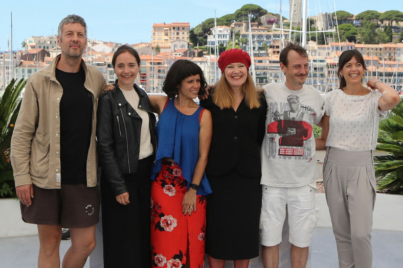 Cannes 2021. Magdalena Kowalczyk (druga od lewej) i Andrea Arnold (trzecia od prawej)