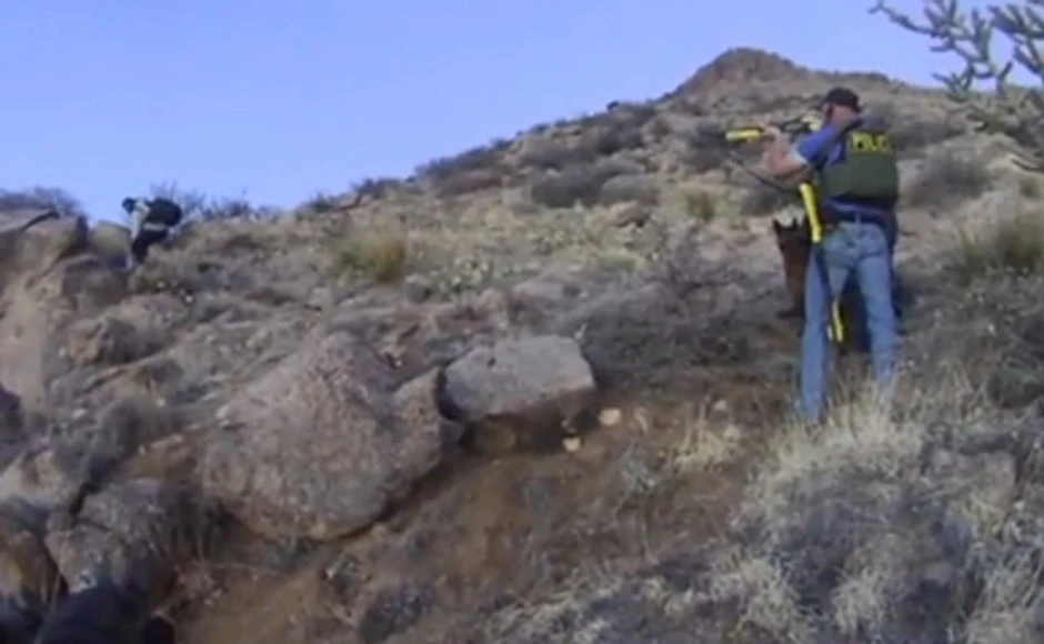 Dok je skitnica skupljao stvari držali su ga na nišanu...