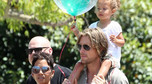 Halle Berry i Gabriel Aubry z córką Nahlą (2 l.) w Disneylandzie w Kalifornii