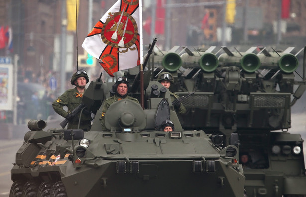 Dziś Dzień Zwycięstwa. Ukraina świętuje w stanie wojny, a Putin uczci przejęcie Krymu