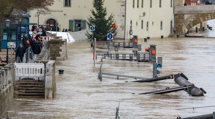 Vezsélyt jelent az árvíz több német városra /Fotó: AFP