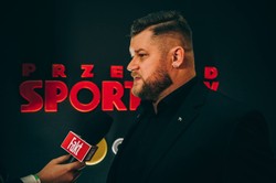 Paweł Fajdek odleciał. Internauci ostro go podsumowali. "Ale młot" [WIDEO]