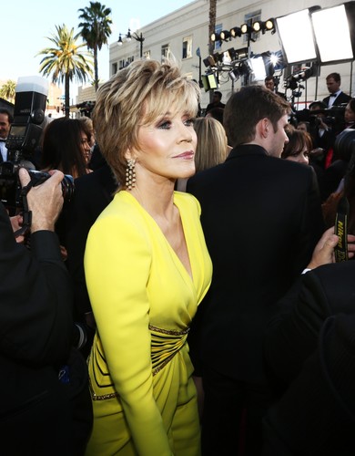 Jane Fonda na czerwonym dywanie przed Dolby Theatre