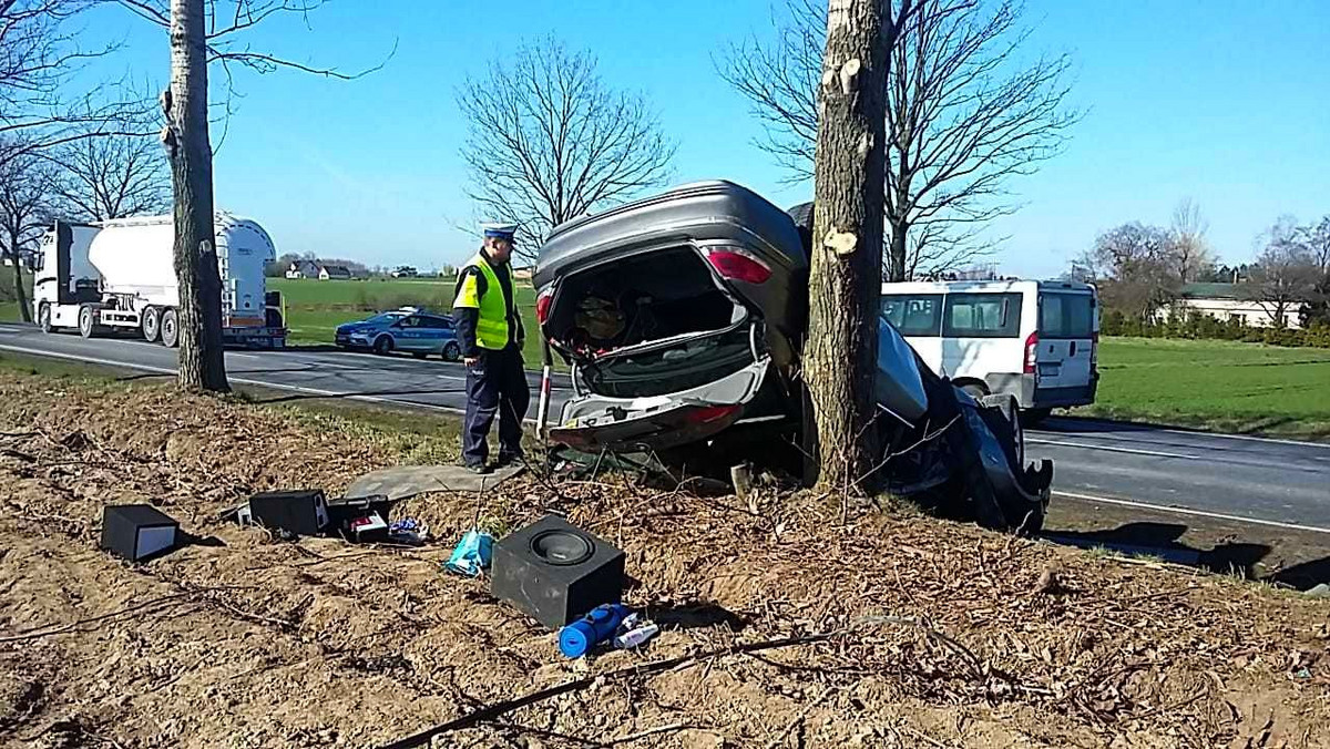 Brzeźno pod Toruniem. BMW wypadło z drogi