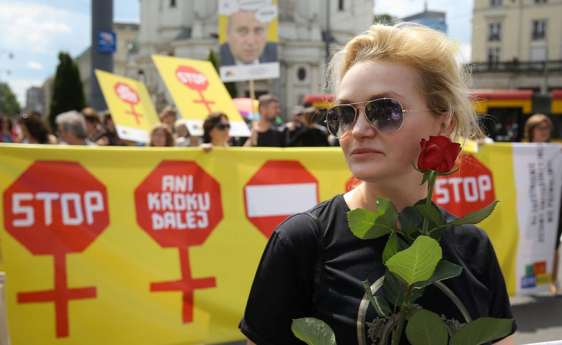 Marsz Godności - Protest Kobiet w Warszawie