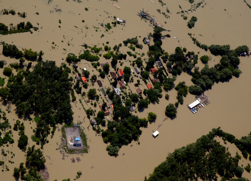 HUNGARY - DISASTER ENVIRONMENT