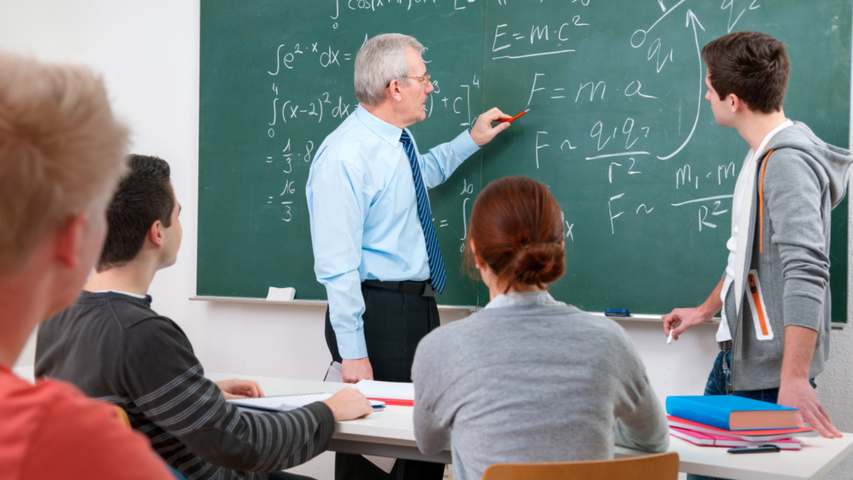 Władze Łodzi ogłosiły nowy konkurs na prowadzenie zajęć dot. edukacji seksualnej w łódzkich gimnazjach, finansowanych z budżetu miasta. Zajęcia, które obejmą ok. 300 gimnazjalistów, mają ruszyć jeszcze przed wakacjami. Miasto przewidziało w tym roku na projekt 28 tys. zł.