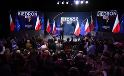 Konwencja Biedronia. Uderzył w Dudę, dostało się też opozycji