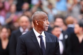 Odbijao da ljubi BELKINJE, a  Anđelini Džoli pružio najbolji INTIMAN ODNOS u životu: U 70. se KRSTIO, ĆERKU LEZBEJKU podržava, iako su svi mislili da će kao VELIKI HRIŠĆANIN uraditi suprotno