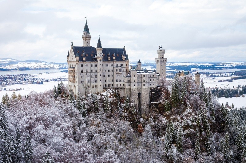 Zamek w  Neuschwanstein, najsłynniejszy z baśniowych pałaców Ludwika II