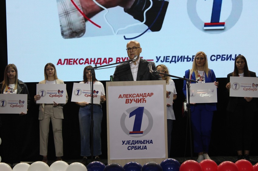 Predsednik Srpske napredne stranke Miloš Vučević na predizbornom skupu u Novom Pazaru