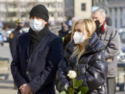 Swoboda (nie?)kontrolowana: Wyjątkowo luźna stylizacja Moniki Olejnik na pogrzebie Jana Lityńskiego