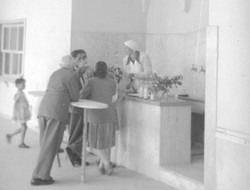 Kąpiele borowinowe i dancingi. QUIZ o uzdrowiskach w PRL. Wynik 12/12 zdobędzie król turnusu