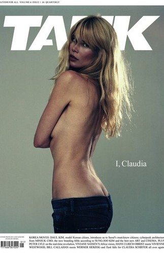 Claudia Schiffer kończy karierę modelki w wieku 39 lat. Na zdjęciu na okładce magazynu Tank, październik 2009