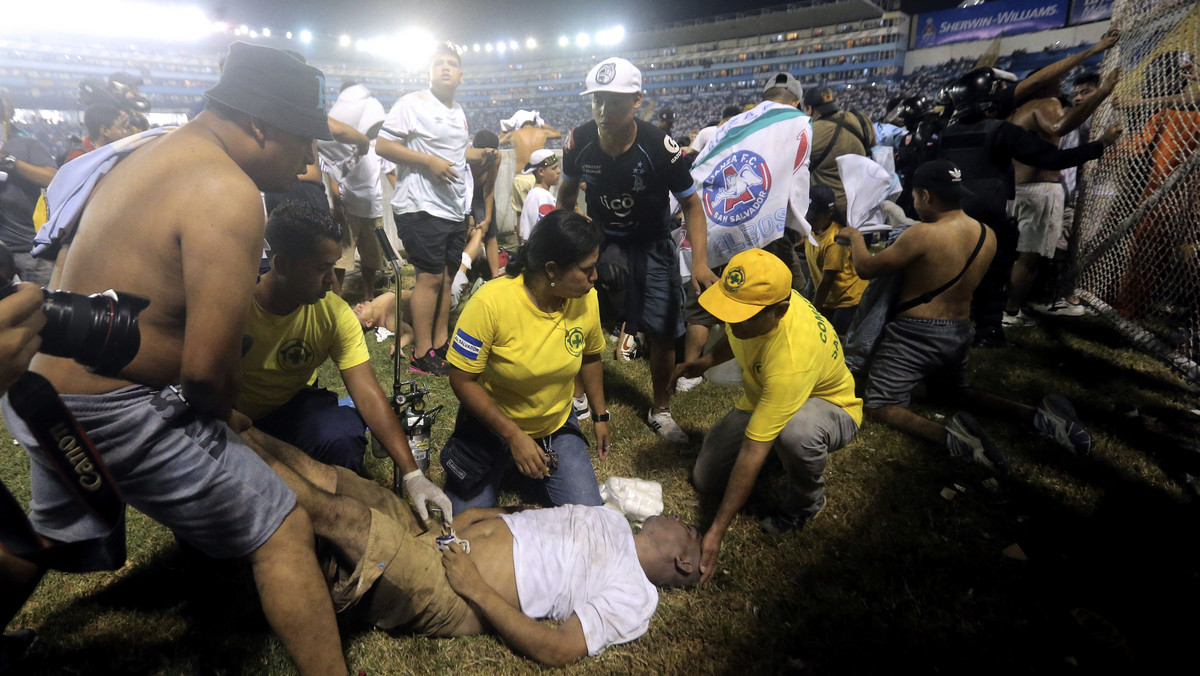 Wybuch paniki na stadionie w Salwadorze. Są ofiary śmiertelne