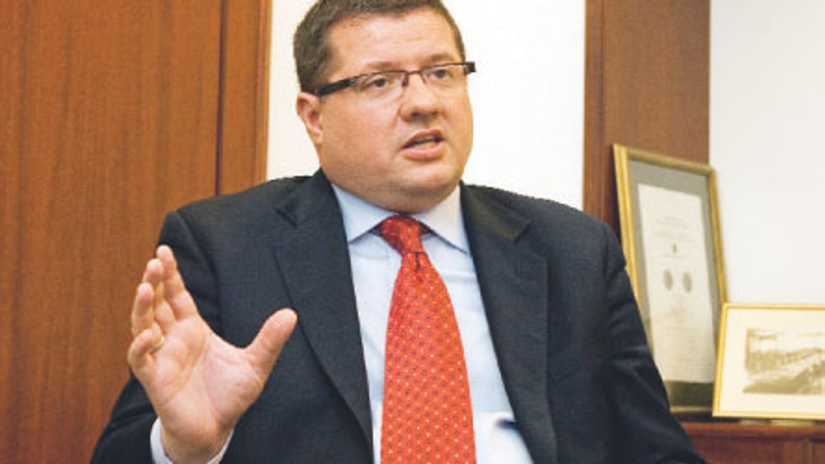 Zdaniem Sławomira Skrzypka, prezesa NBP, potrzebny jest impuls rynkowy, który może wyjść od banków, będących pod kontrolą państwa Fot. Wojciech Górski