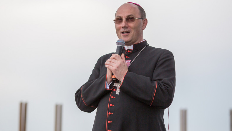 Abp Wojciech Polak oznajmi, że związek z rządzącymi nie służy Kościołowi.
