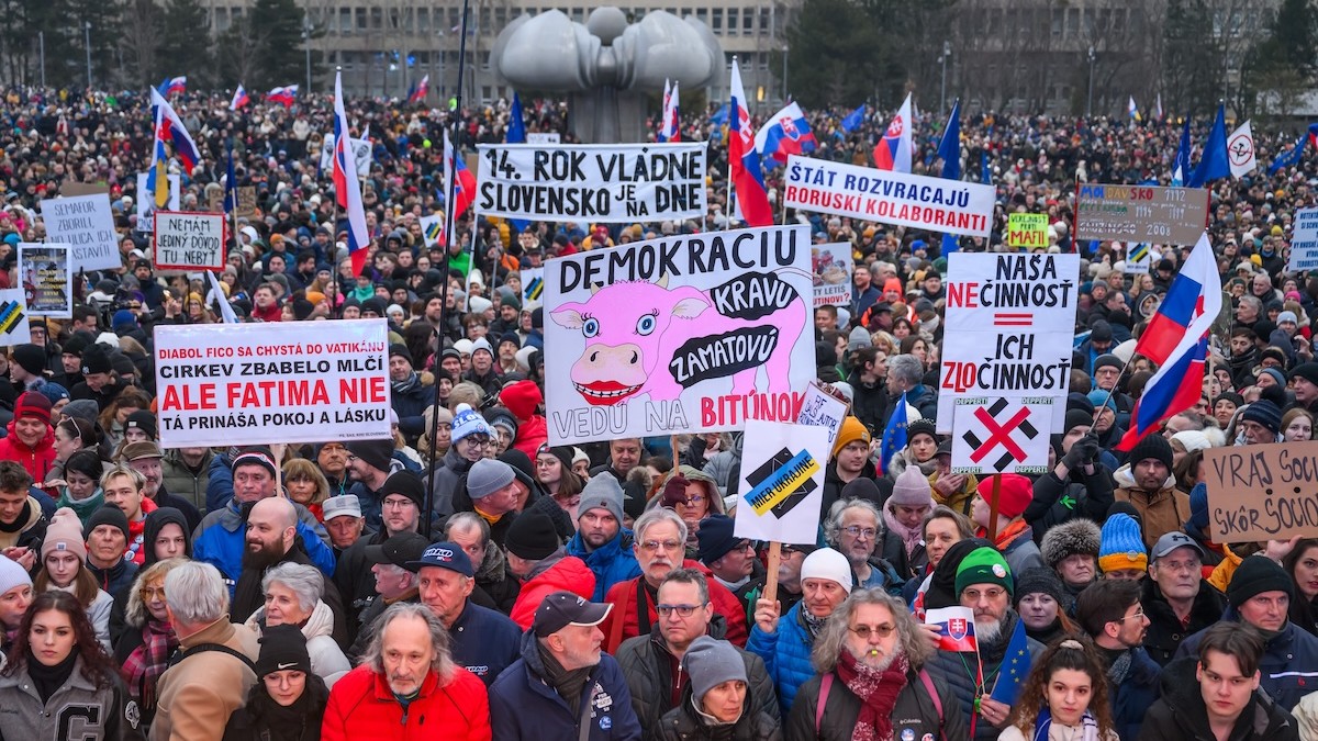 Protivládne zhromaždenie Slovensko je Európa na Námestí Slobody v Bratislave, 7.2.2025.