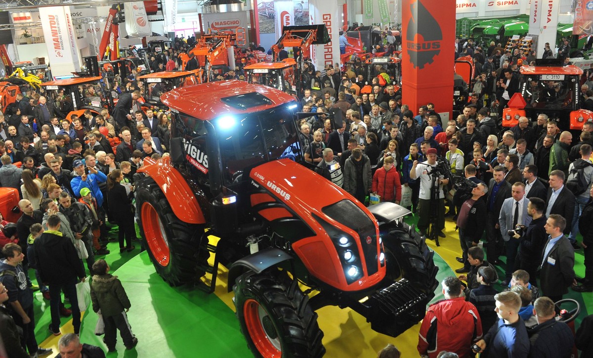 Ciągnik URSUS C-3150V Power z transmisją Vigus