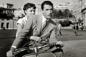 Audrey Hepburn i Gregory Peck w filmie „Rzymskie wakacje w reż. Williama Wylera, 1953 r.