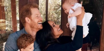 Meghan i Harry pokazali zdjęcie rocznej Lilibet. Podobieństwo do imienniczki jest uderzające!