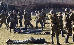 'Jeśli pokój i dobrobyt trwają długo, to ludzie zaczynają marzyć, by znów trochę innych powyrzynać'