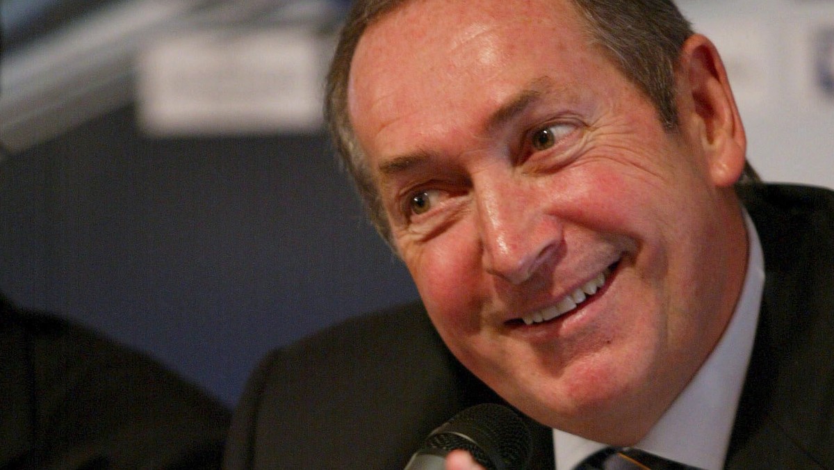 Były opiekun Liverpoolu Gerard Houllier, po latach wraca do Premier League. 63-letni szkoleniowiec zdecydował się objąć wakat w Aston Villi, który jakiś czas temu swoją dymisją stworzył Martin O'Neill - informują francuskie media.