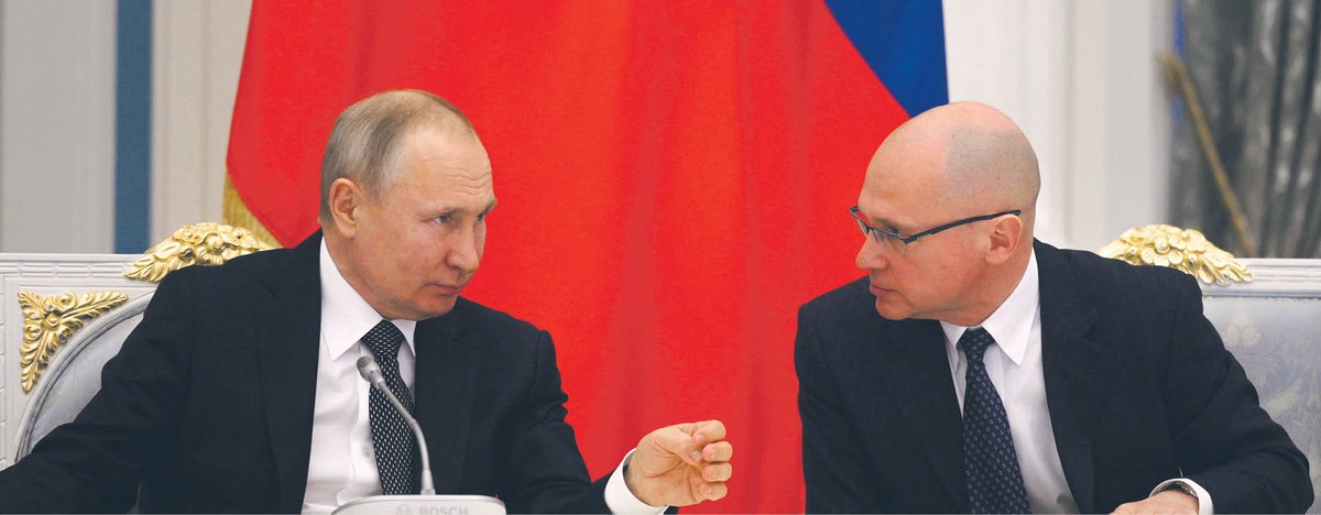 Władimir Putin i Siergiej Kirijenko, zastępca szefa prezydenckiej administracji ds. polityki wewnętrznej