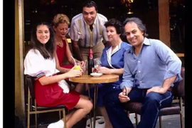 Slavna pevačica imala 14 GODINA kada je upoznala DVE I PO DECENIJE starijeg muža!  Ljudi su videli OVU SLIKU i zgrozili su se, "uznemirujuće na milion načina"