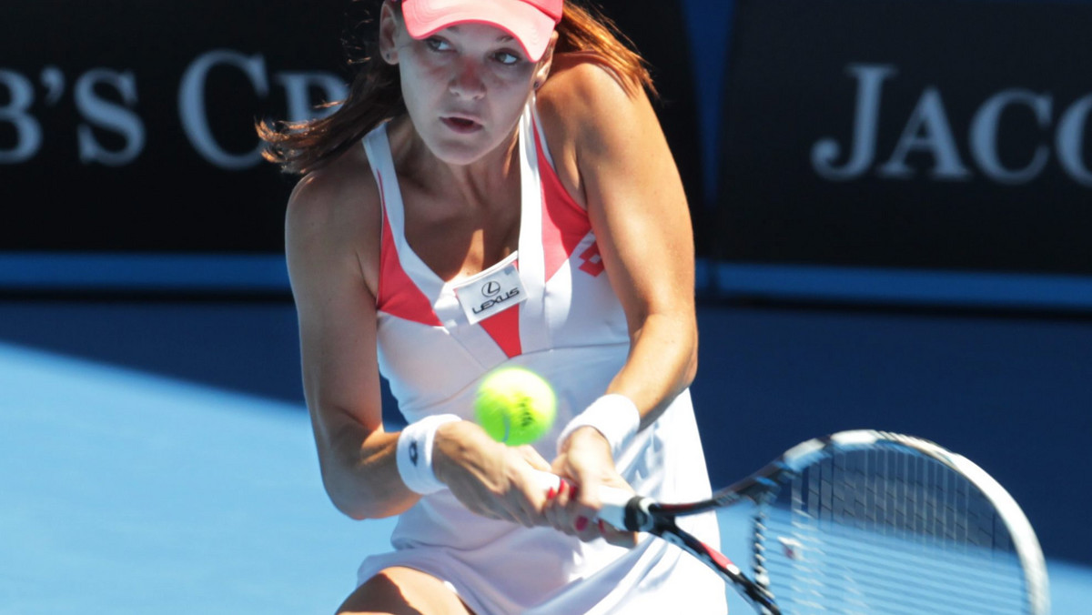 Agnieszka Radwańska i Niemka polskiego pochodzenia Angelique Kerber wycofały się z rywalizacji deblistek w wielkoszlemowym turnieju Australian Open na twardych kortach w Melbourne Park. Obie tenisistki wcześniej dotarły już do trzeciej rundy w singlu.