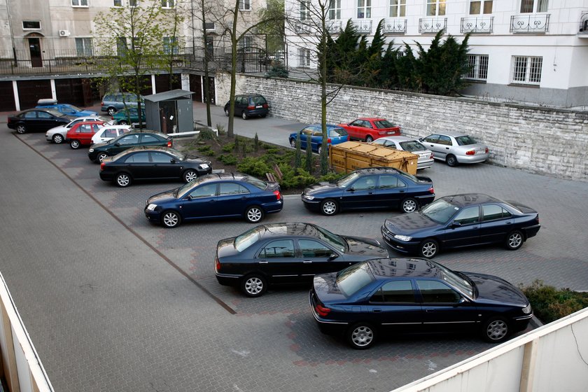 Sejmowe parkingi pękają w szwach 