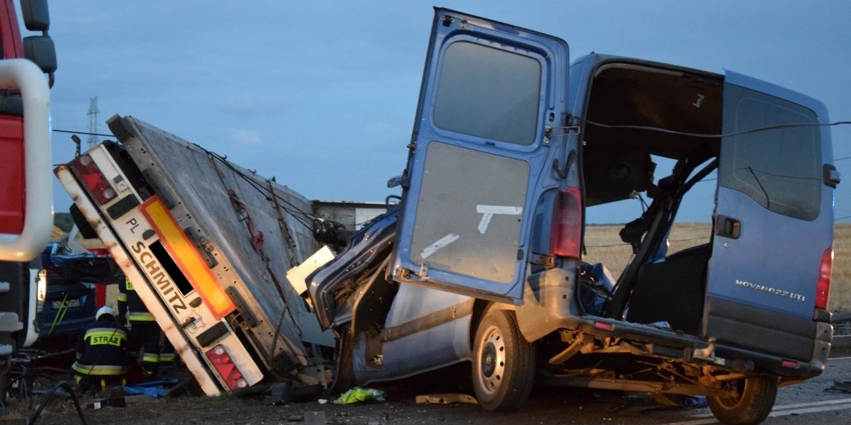 Rodzinna tragedia pod Mogilnem. Nie żyje mężczyzna, jego żona i córka ciężko ranne.