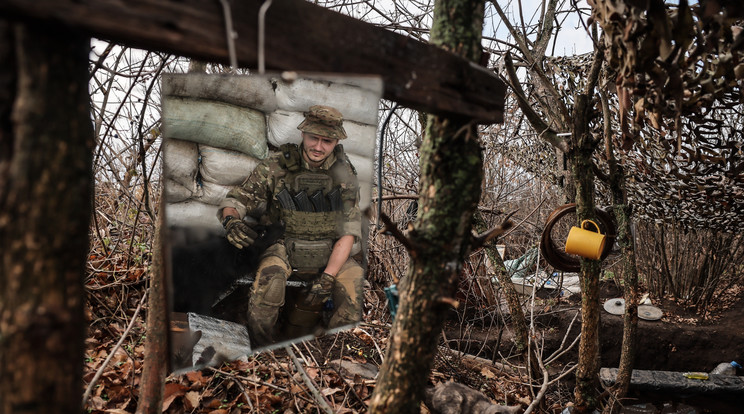 A kiugrott katona úgy véli, hogy az orosz hadseregben az embereket úgy képzik, mint a kutyákat / Illusztráció: MTI/EPA/Oleg Petrasyuk