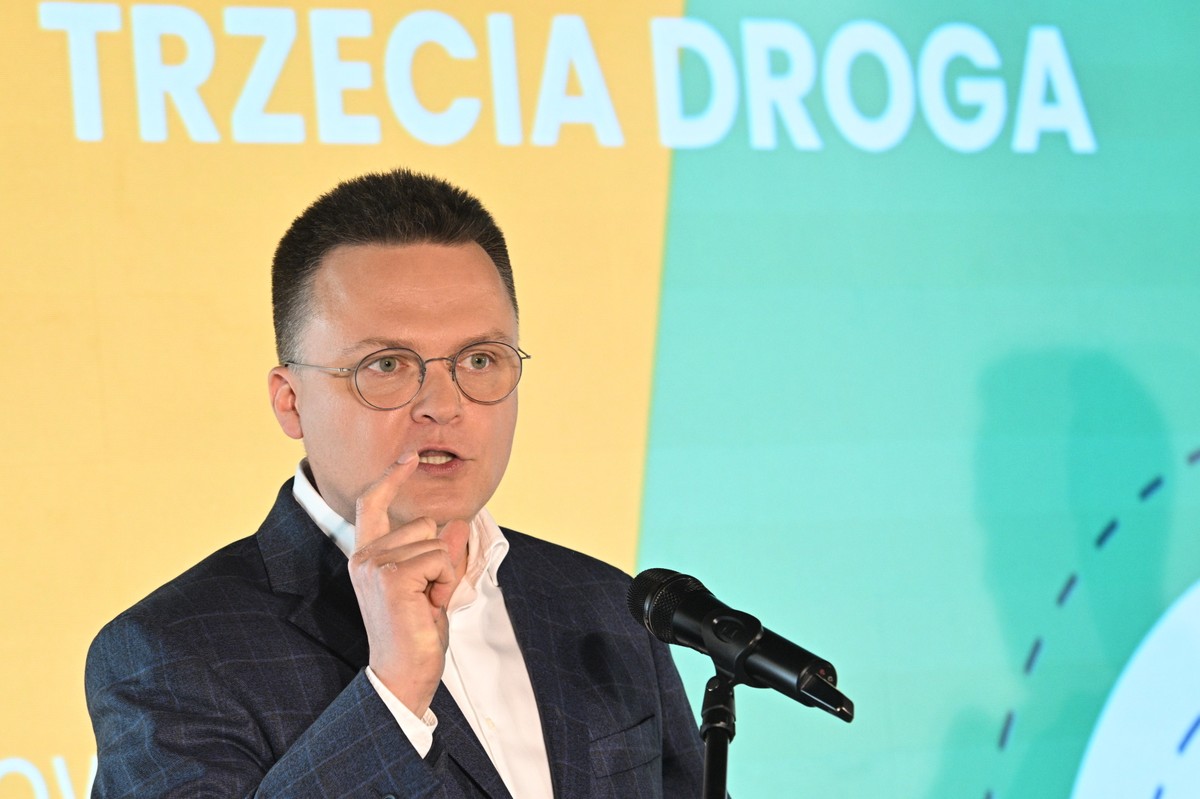 Warszawa, 09.09.2023. Jeden z liderów Trzeciej Drogi przewodniczący Polski 2050 Szymon Hołownia podczas konwencji wyborczej "Godpodarka do przodu!" w Centrum Kongresowym The Tides w Warszawie, 9 bm. (miwi) PAP/Radek Pietruszka