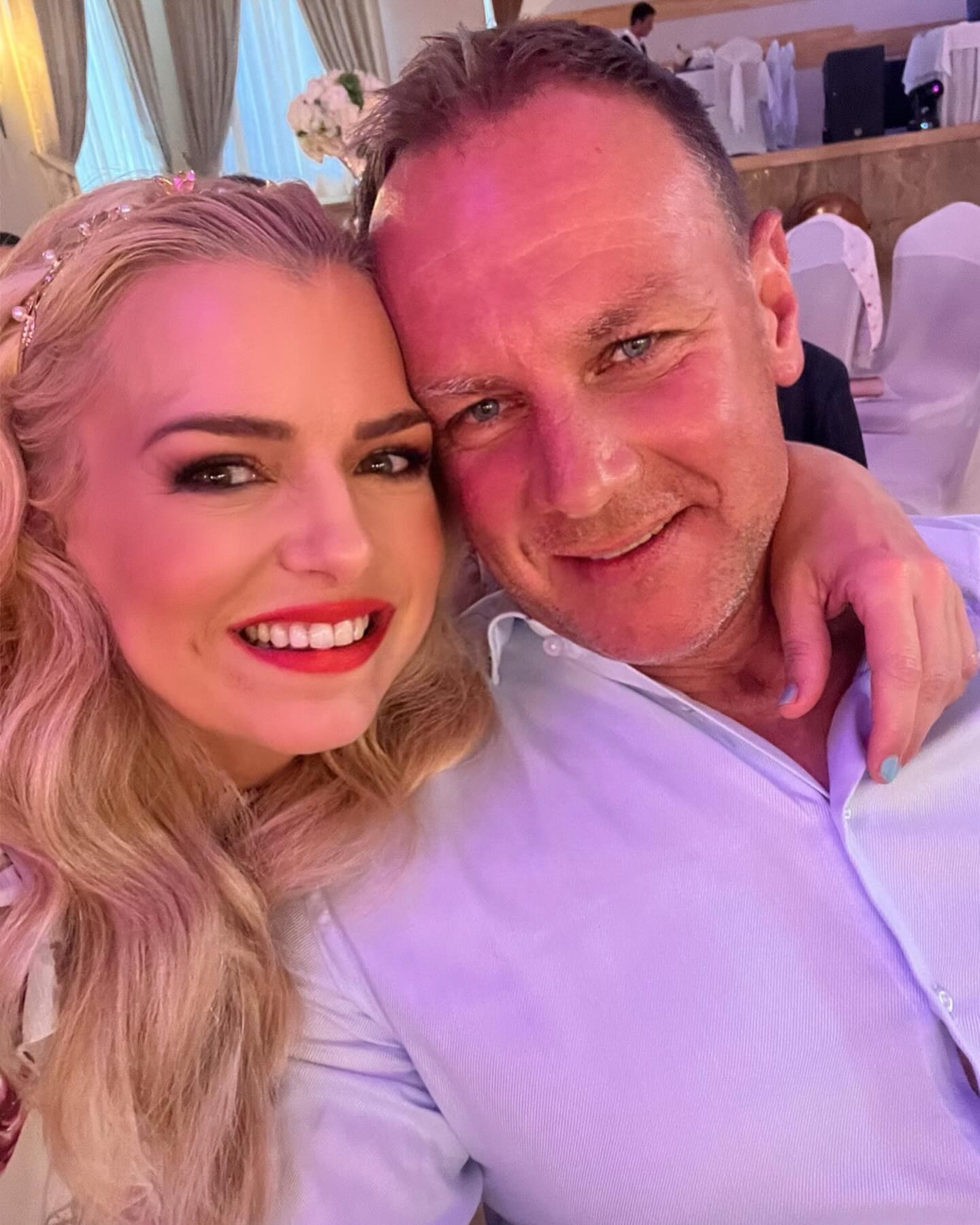 Moderátor Patrik Švajda a Zlatica Puškárová.