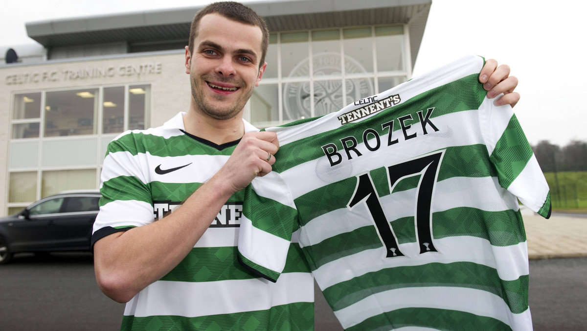 Paweł Brożek wczoraj podpisał kontrakt z Celtikiem Glasgow, a już we wtorek zaprezentował się w koszulce swojego nowego klubu. (fot. Newspix)
