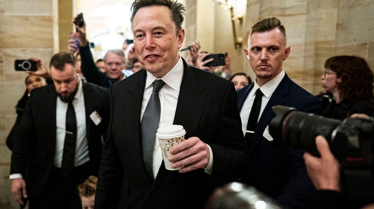 Elon Musk szuka dla siebie zamku w Europie. Ma ważny cel