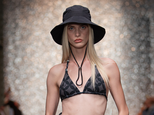 A Z generáció kedvenc ruhatárát vonultatta fel az UNREAL a divathéten